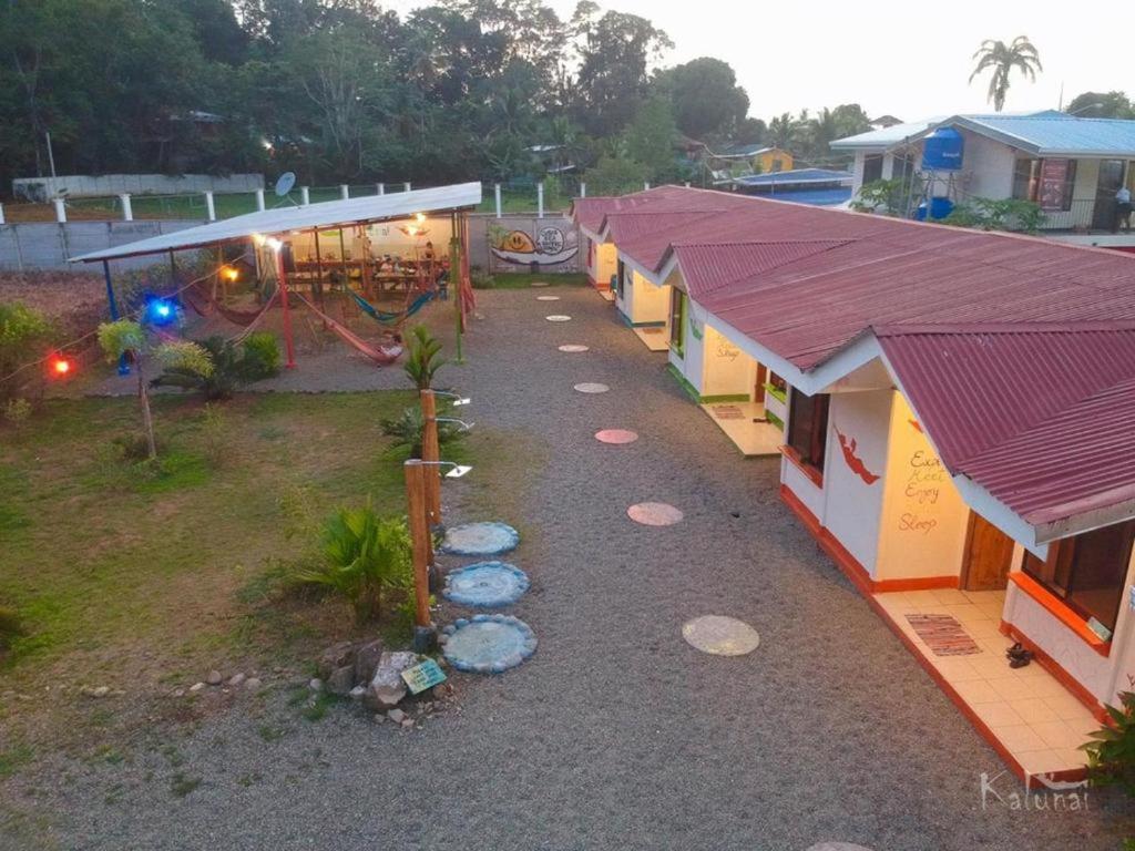 Kalunay Hostel Puerto Viejo de Talamanca Ngoại thất bức ảnh