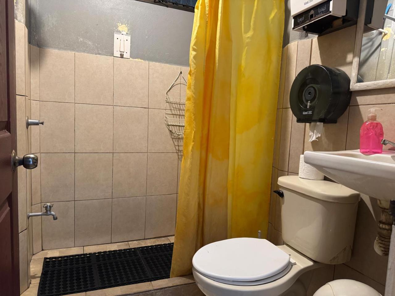 Kalunay Hostel Puerto Viejo de Talamanca Ngoại thất bức ảnh