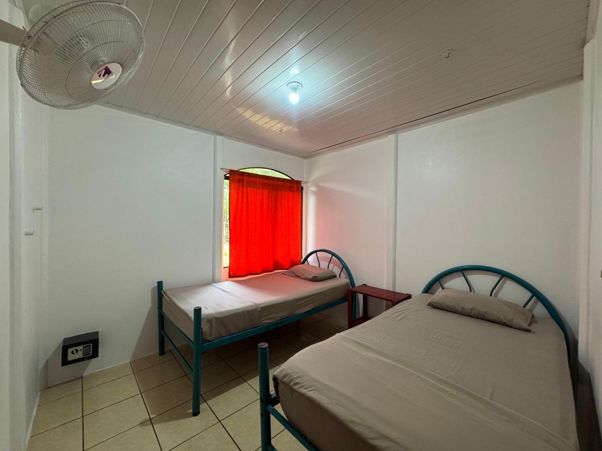 Kalunay Hostel Puerto Viejo de Talamanca Ngoại thất bức ảnh