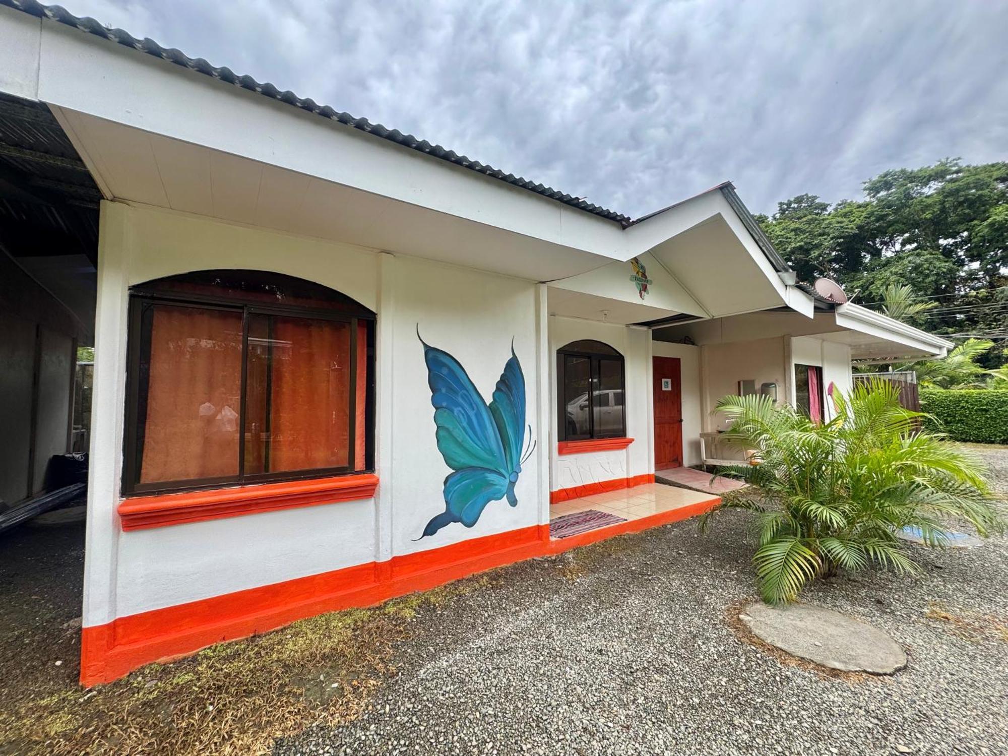 Kalunay Hostel Puerto Viejo de Talamanca Ngoại thất bức ảnh