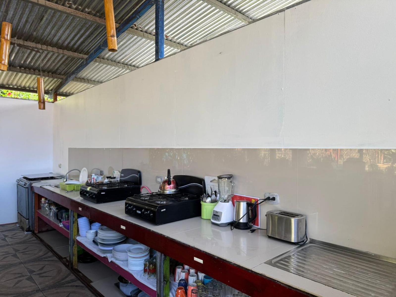 Kalunay Hostel Puerto Viejo de Talamanca Ngoại thất bức ảnh